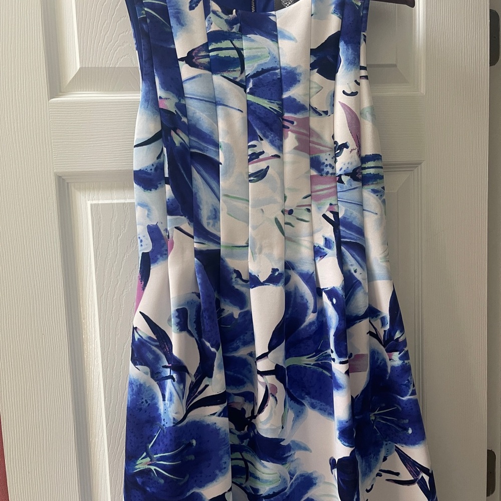Vince Camuto fit and flare dress - size 10